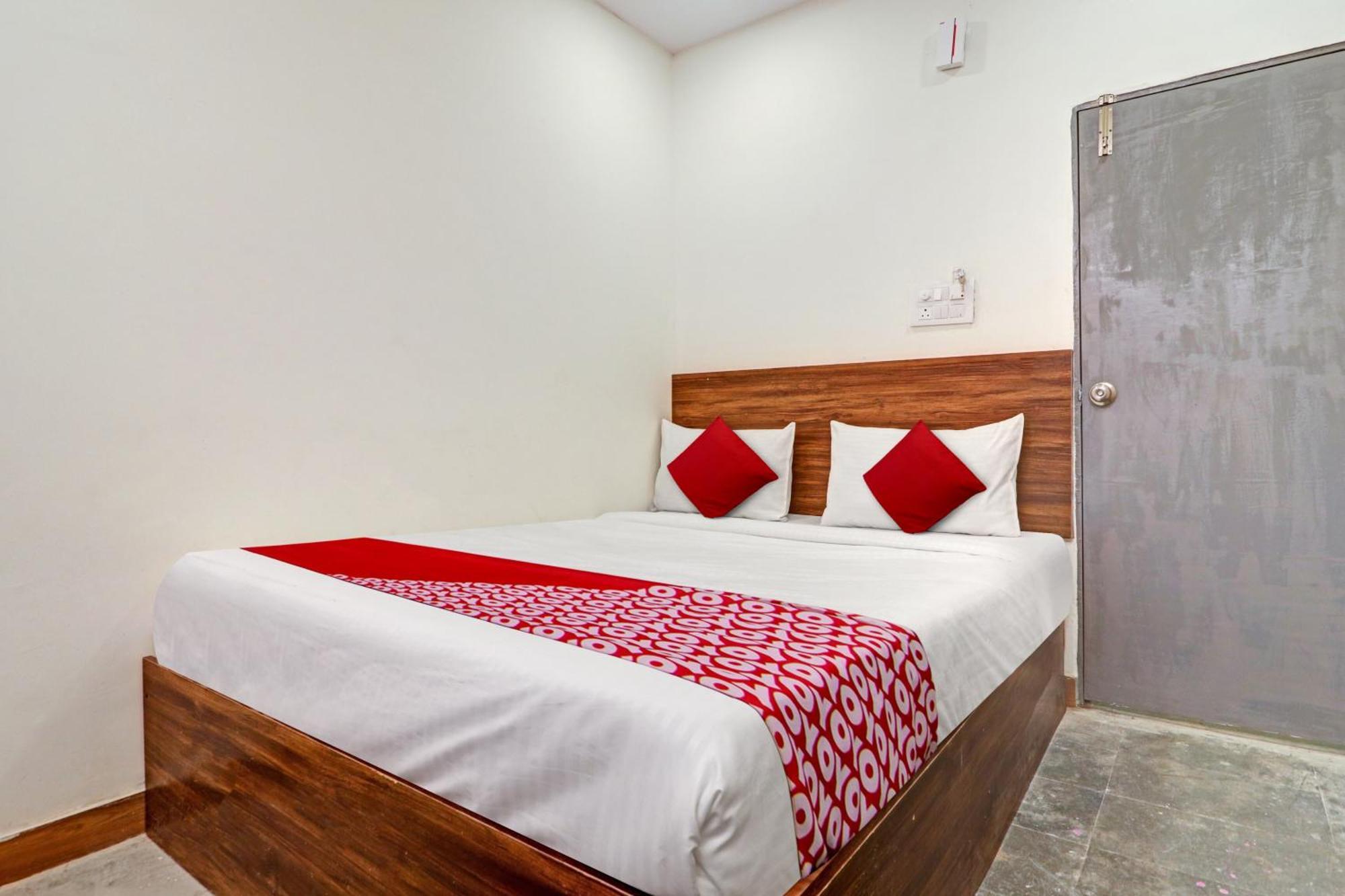 Hotel O Lavish Stay Sururnagar Eksteriør bilde
